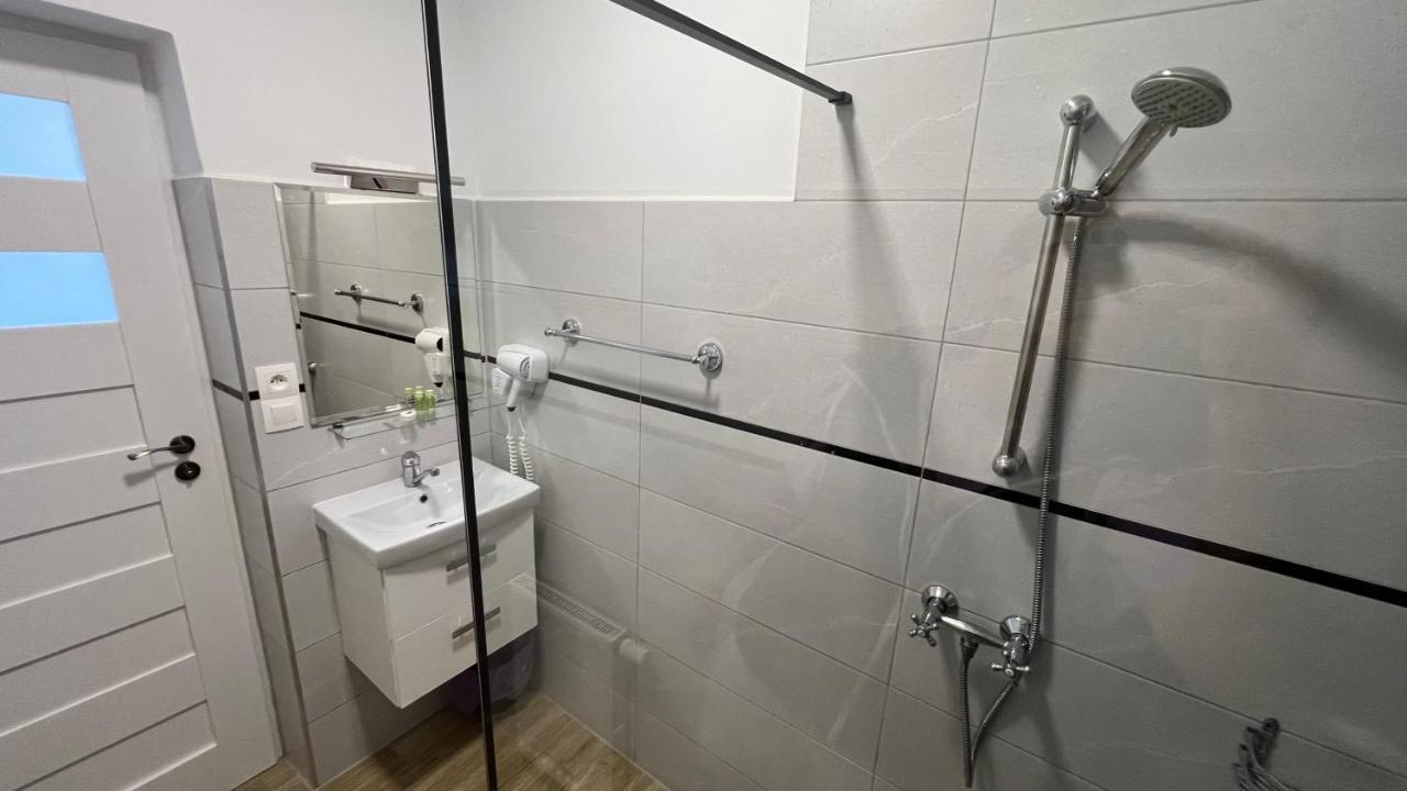 B&B Fajne Miejsce 莱鲍 外观 照片